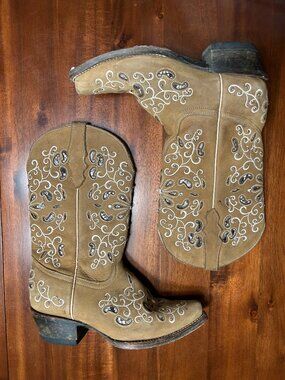 Woman's Dalton Cowboy Boots w Embroidered Details Handcrafted in Mexico